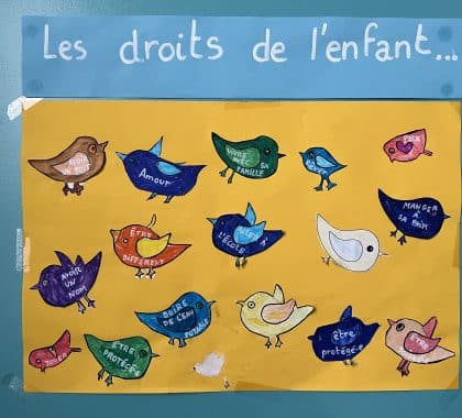 Affiche réalisée par les enfants sur les droits de l'enfant